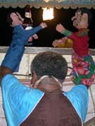 Zé Lopes with handpuppets - Photo by Elisabeth den Otter