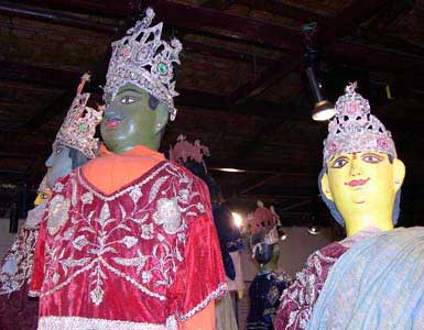 Rodpuppets from West Bengal (Rama and Sita) - From the collection of the Sangeet Natak Akademi, New Delhi - Photo: Elisabeth den Otter, 2003 © 