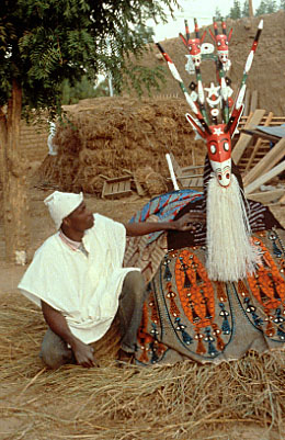 Modibo with 'Madanitile' - photograph by Elisabeth den Otter